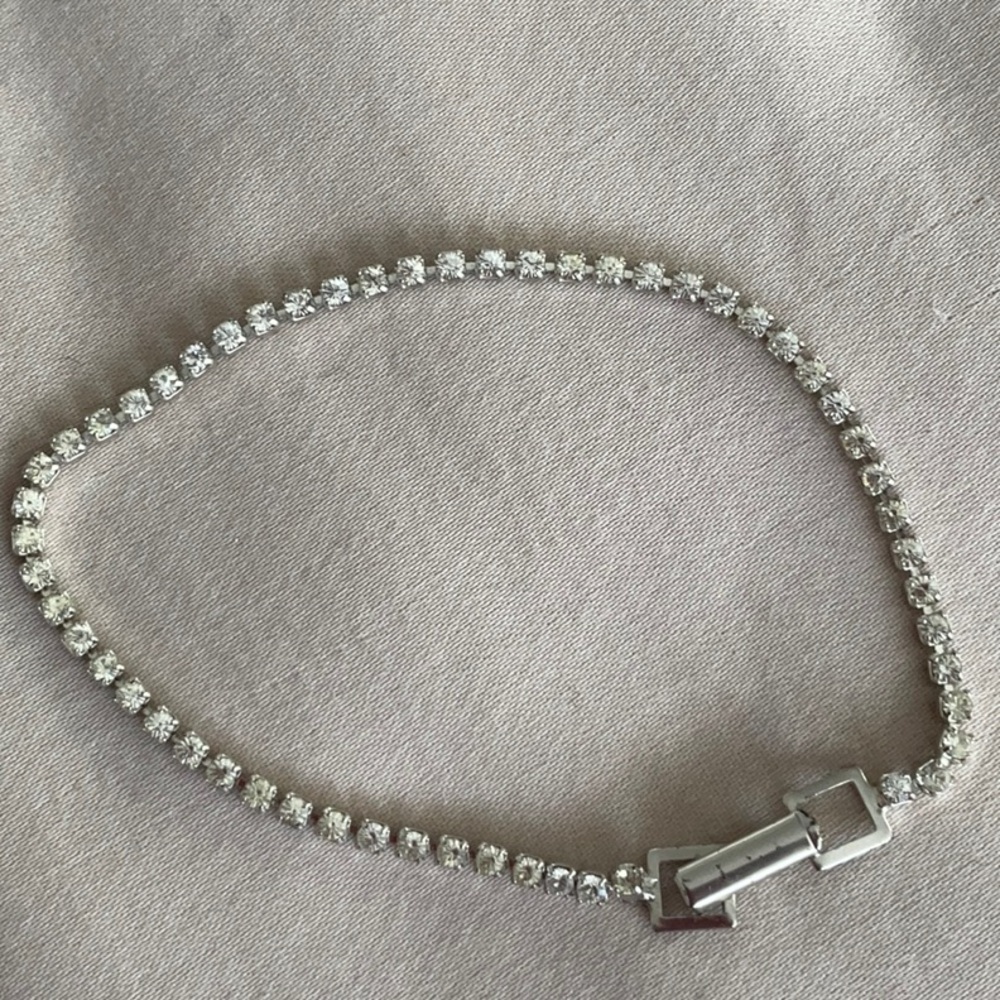 Delicate Silver coloured Rhinestone Bracelet / Small